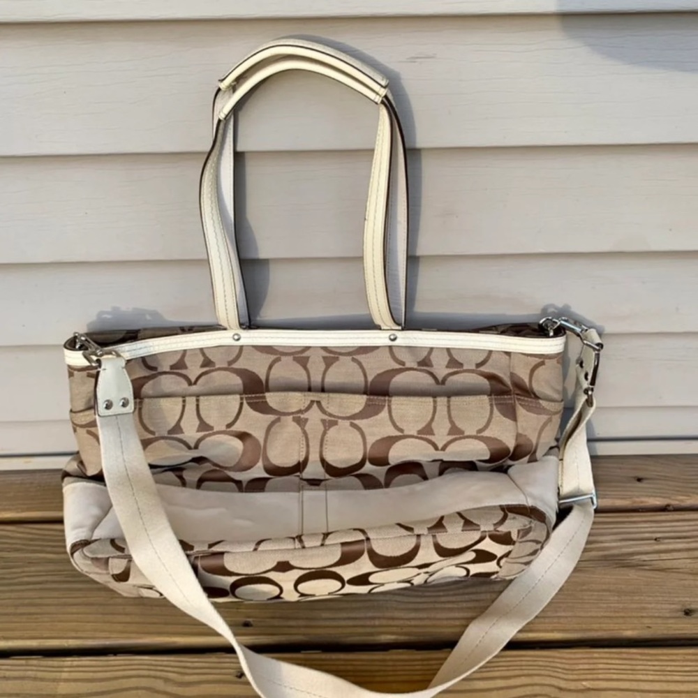 Coach Over The Shoulder Over Night Bag